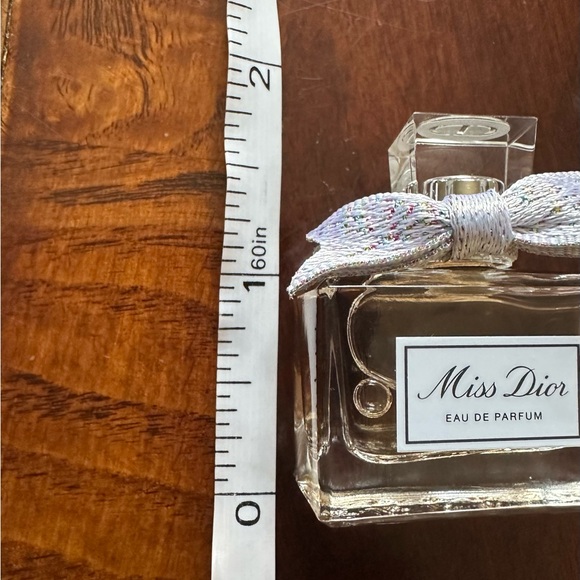 Dior Miss Dior Eau de Parfum - Elegant Pink Fragrance - Picture 2 of 4